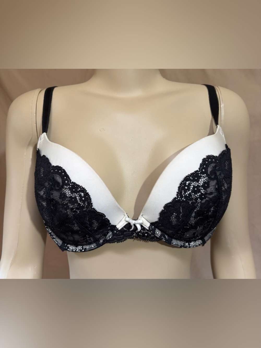 Victoria’s Secret Black & White Lace Push-Up Bra